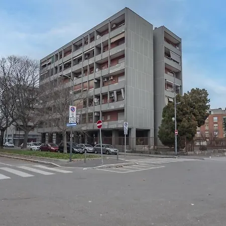 Apartment Youhosty - Paul Valery 3 Milan