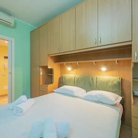 Youhosty - Paul Valery 3 * Milano